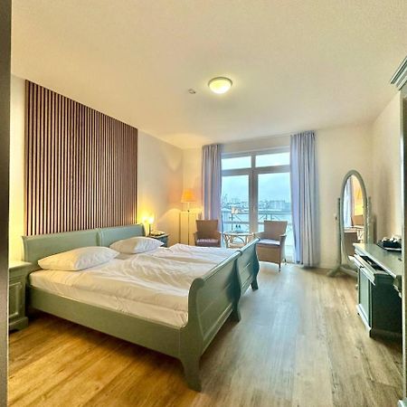 Gaestehaus Weserblick Am Weser-Sandstrand Berne Bagian luar foto