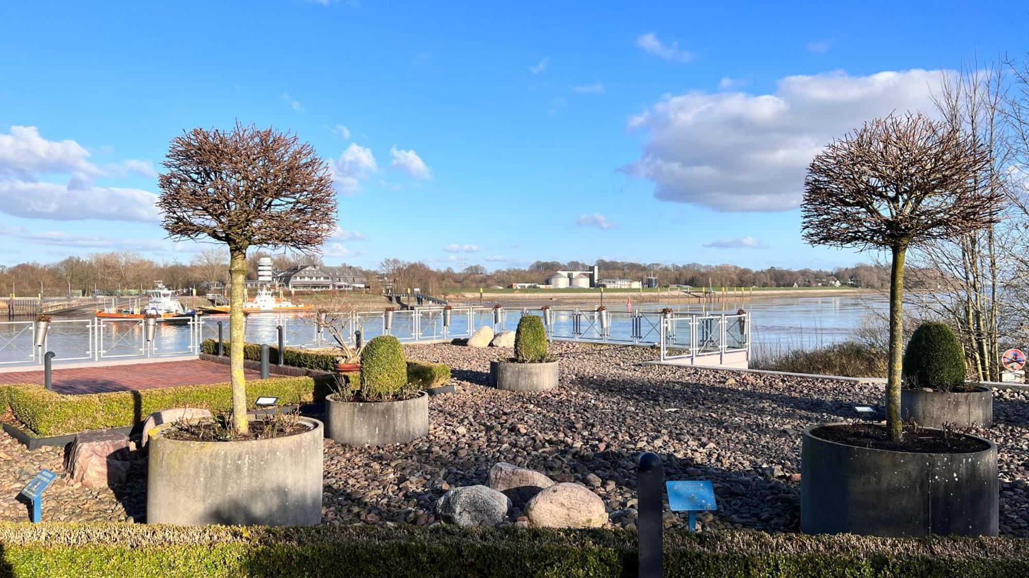 Gaestehaus Weserblick Am Weser-Sandstrand Berne Bagian luar foto