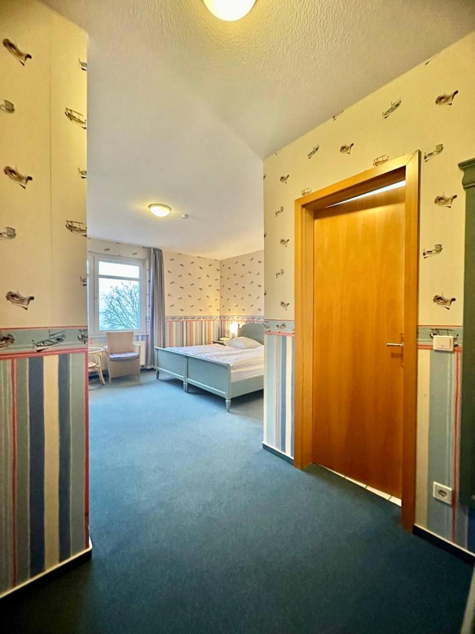 Gaestehaus Weserblick Am Weser-Sandstrand Berne Bagian luar foto