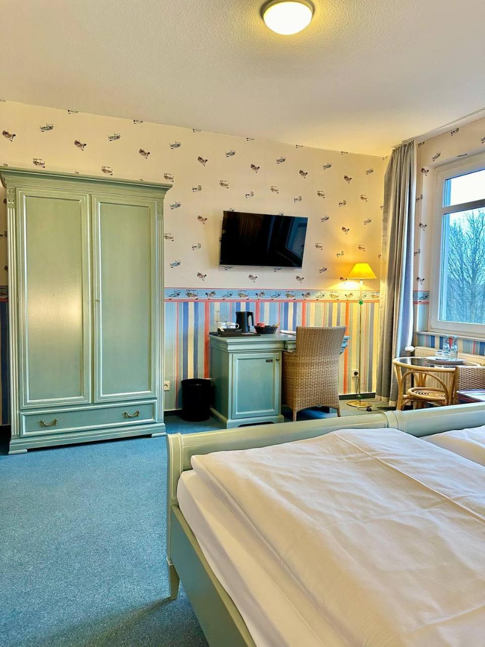 Gaestehaus Weserblick Am Weser-Sandstrand Berne Bagian luar foto