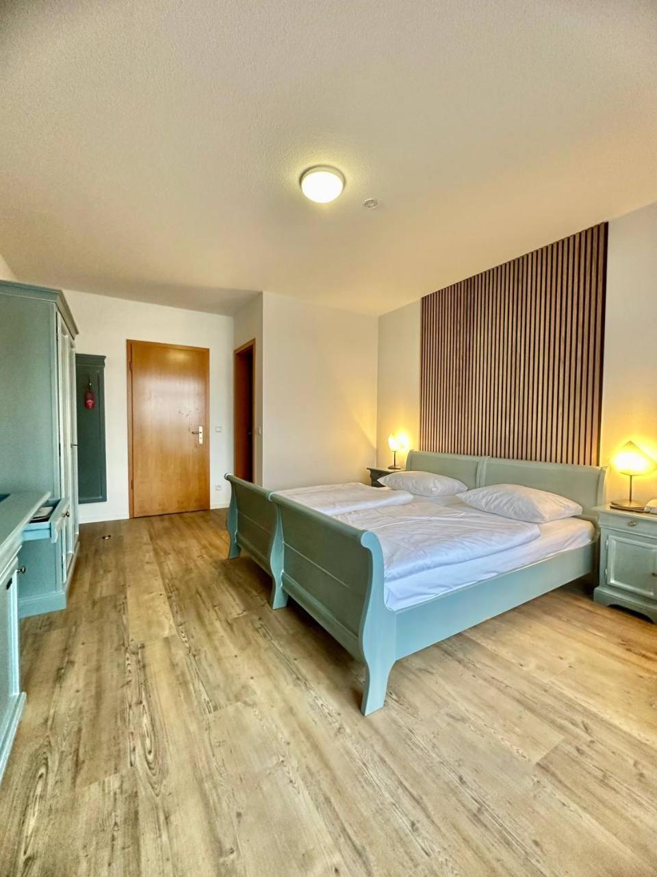 Gaestehaus Weserblick Am Weser-Sandstrand Berne Bagian luar foto