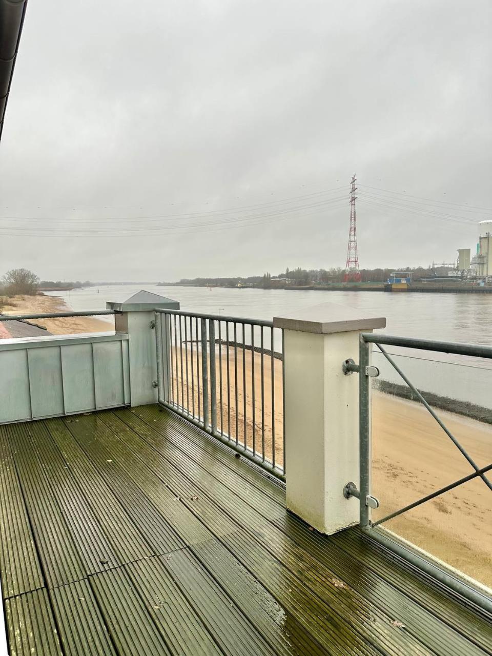 Gaestehaus Weserblick Am Weser-Sandstrand Berne Bagian luar foto