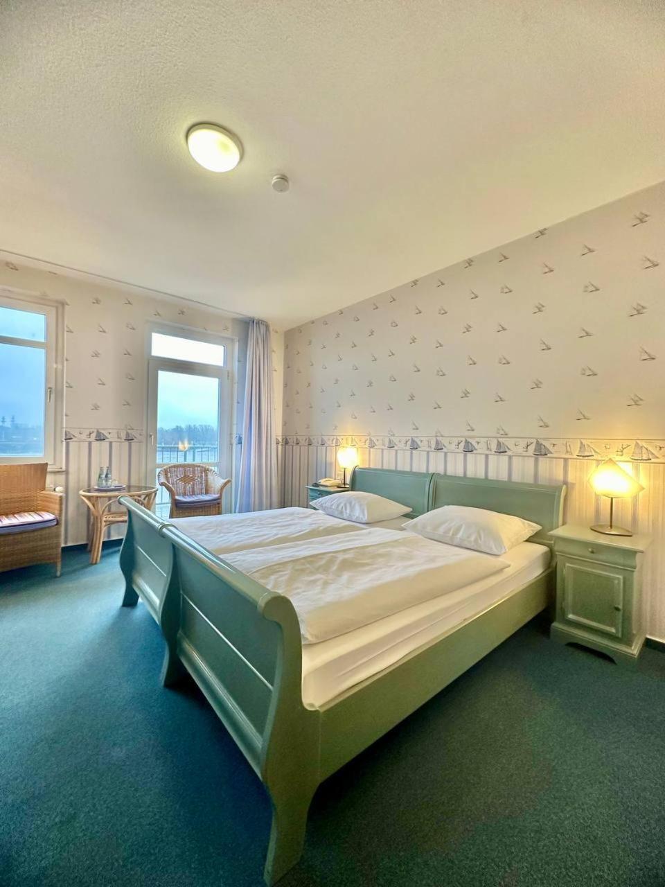 Gaestehaus Weserblick Am Weser-Sandstrand Berne Bagian luar foto