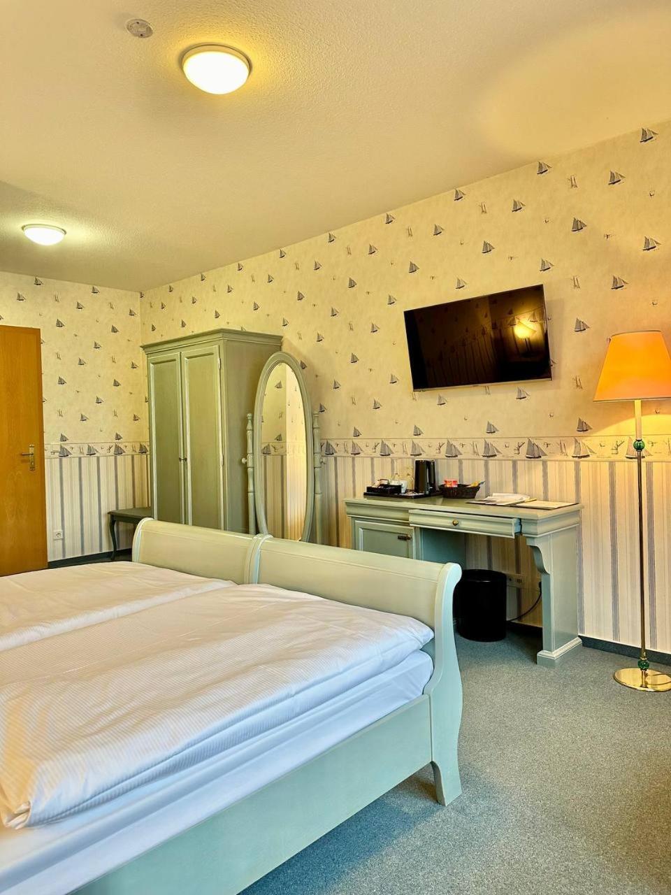 Gaestehaus Weserblick Am Weser-Sandstrand Berne Bagian luar foto