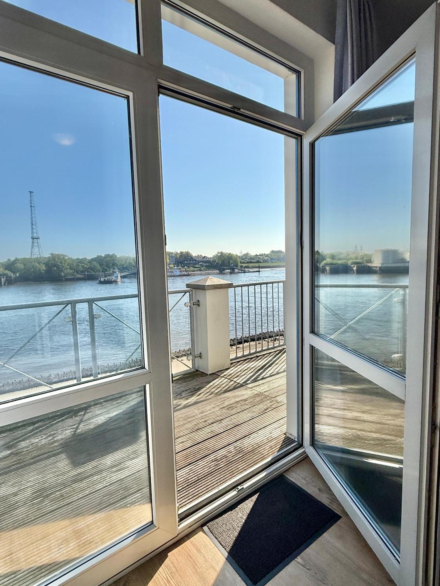 Gaestehaus Weserblick Am Weser-Sandstrand Berne Bagian luar foto