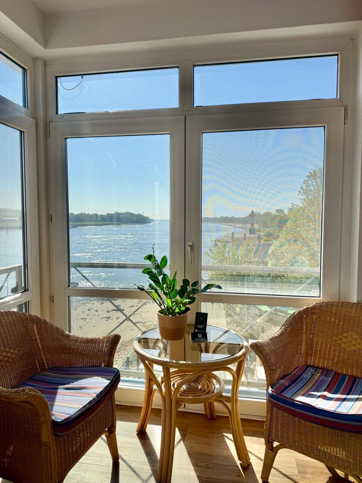 Gaestehaus Weserblick Am Weser-Sandstrand Berne Bagian luar foto